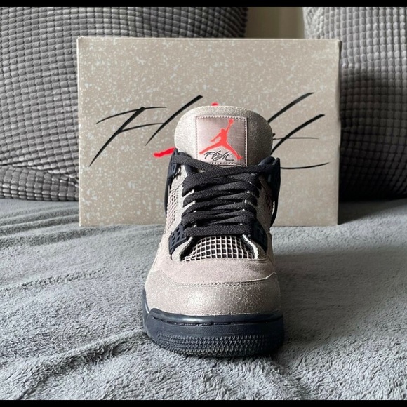 Air Jordan Retro 4 | Taupe Haze | 10.5 - Picture 5 of 7